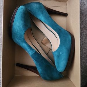 Chelsea by Cole Haan. Teal suede sky high pump, gorgeous platform & rounded toe.